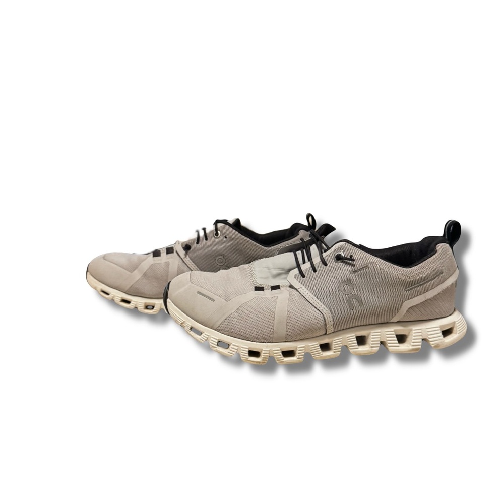 On Running Women's Cloud 5 Frost Athletic Shoes Size 9